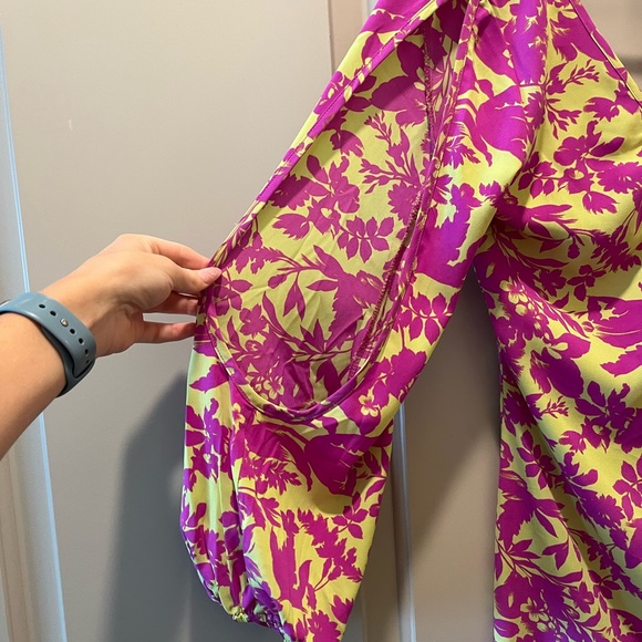 Cutout sleeve floral dress - Picture 4 of 4